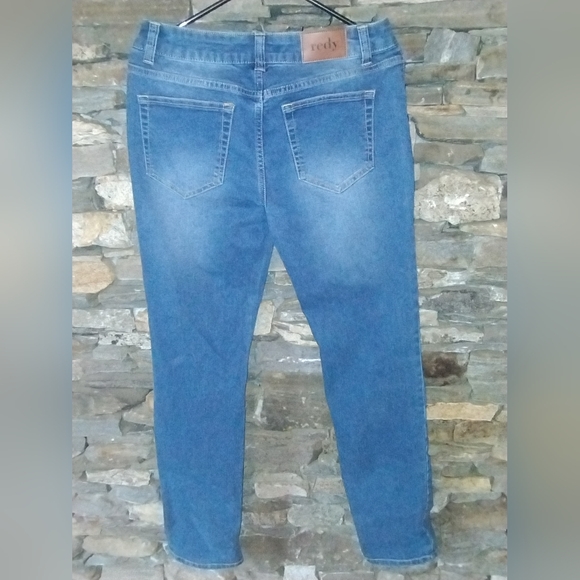 Redy jeans, like new, cotton blend, mid rise waist, size six, straight Leg - Picture 5 of 9